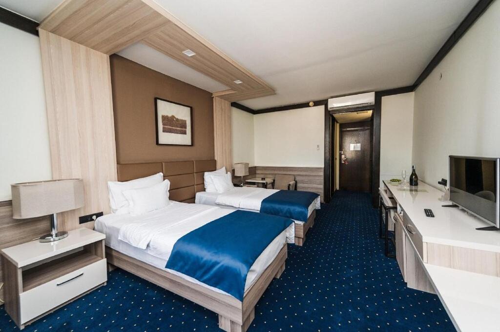 โฮเต็ล ฮอลิเดย์ Hotel ซาราเยโว ภายนอก รูปภาพ