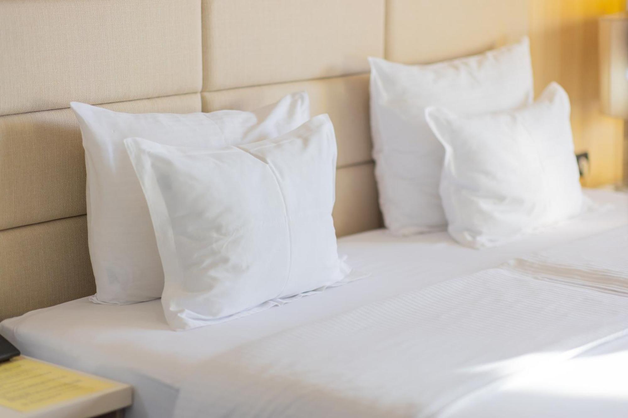 โฮเต็ล ฮอลิเดย์ Hotel ซาราเยโว ภายนอก รูปภาพ