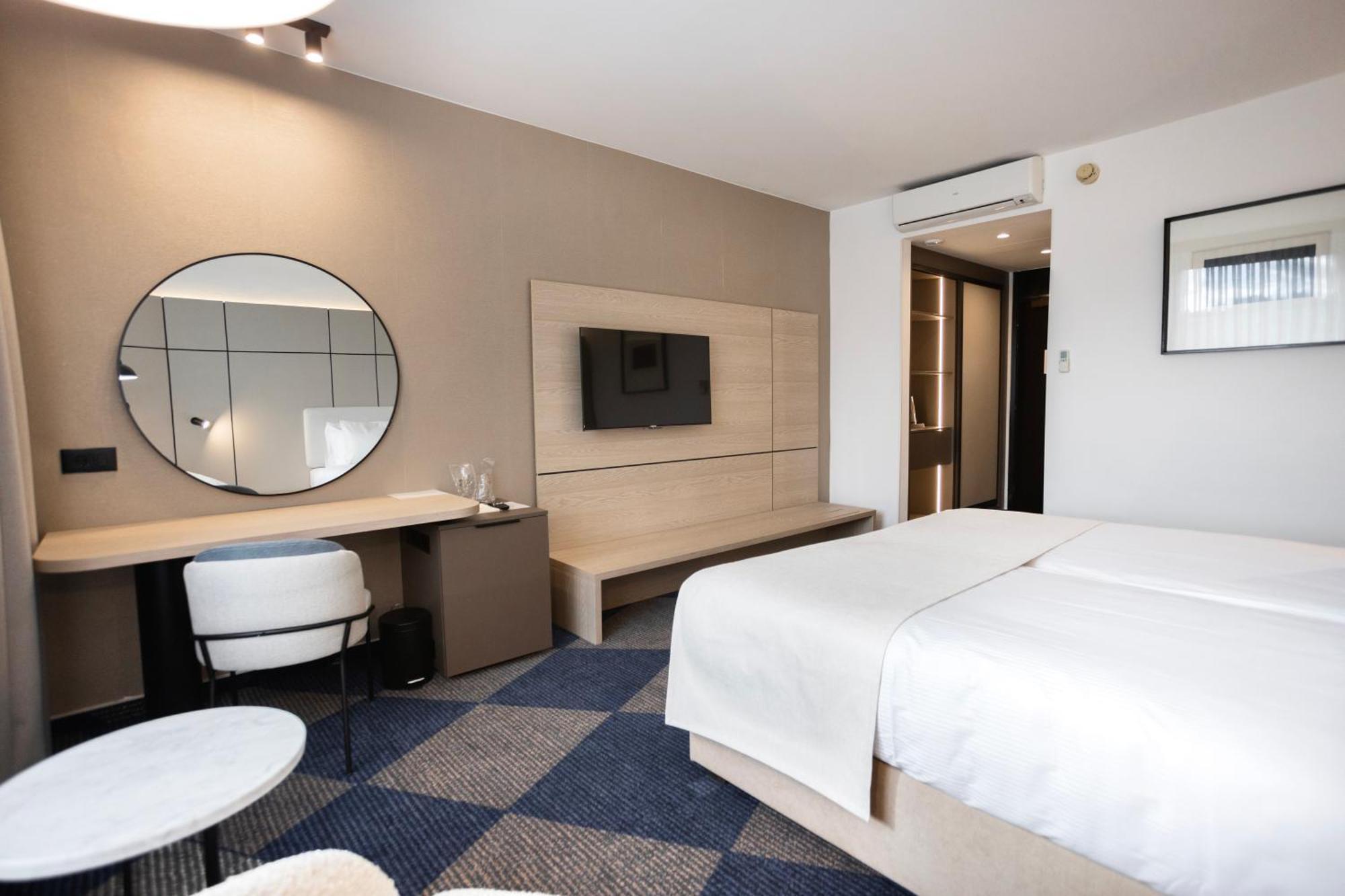 โฮเต็ล ฮอลิเดย์ Hotel ซาราเยโว ภายนอก รูปภาพ