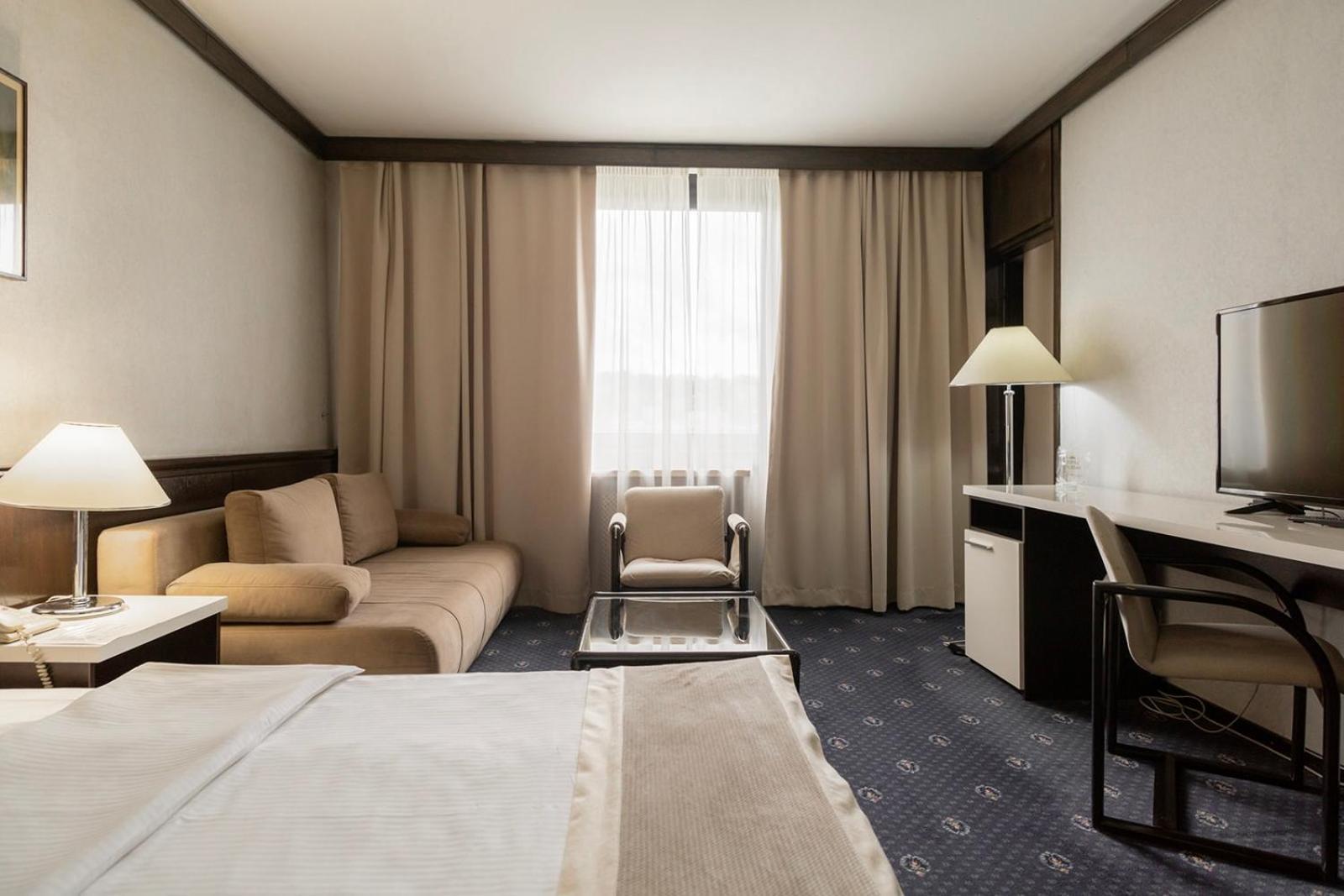 โฮเต็ล ฮอลิเดย์ Hotel ซาราเยโว ภายนอก รูปภาพ