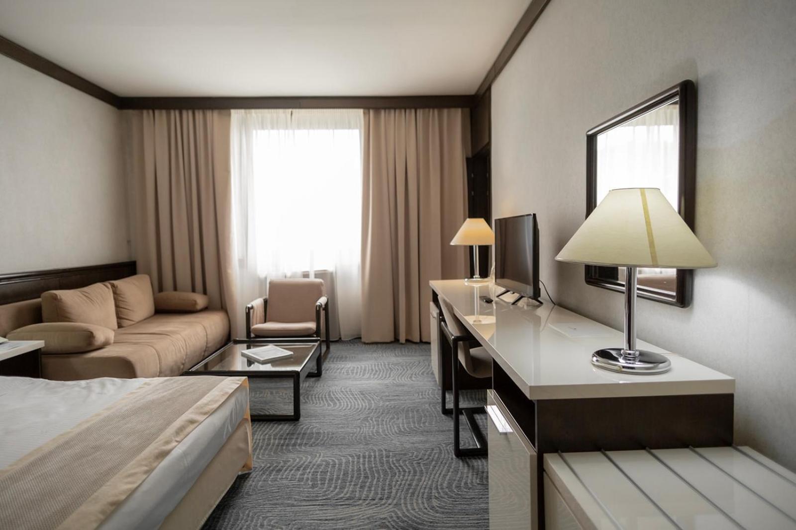 โฮเต็ล ฮอลิเดย์ Hotel ซาราเยโว ภายนอก รูปภาพ
