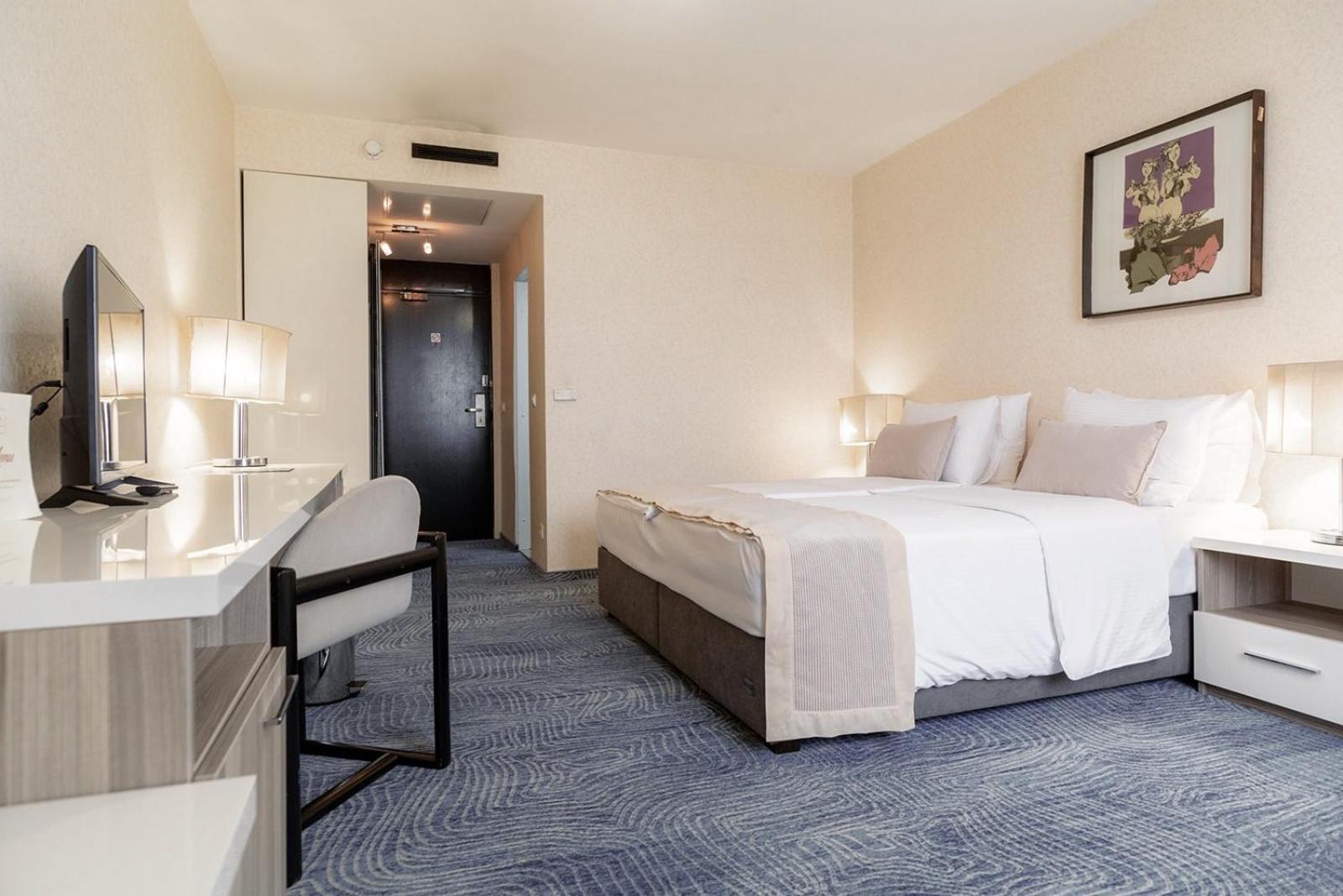 โฮเต็ล ฮอลิเดย์ Hotel ซาราเยโว ภายนอก รูปภาพ