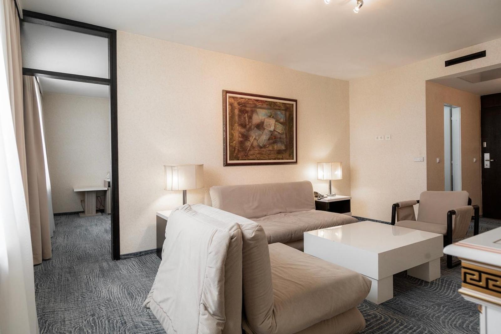 โฮเต็ล ฮอลิเดย์ Hotel ซาราเยโว ภายนอก รูปภาพ