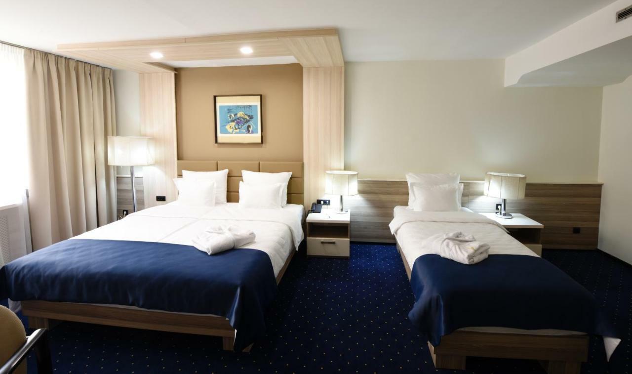 โฮเต็ล ฮอลิเดย์ Hotel ซาราเยโว ภายนอก รูปภาพ